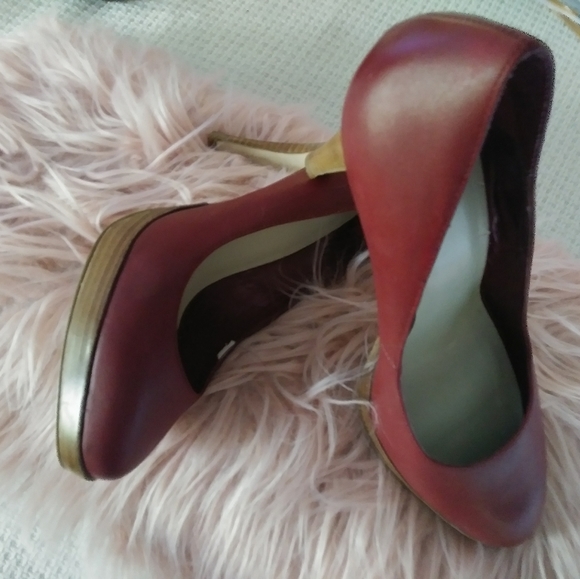 Bakers Red leather pumps - Picture 3 of 3